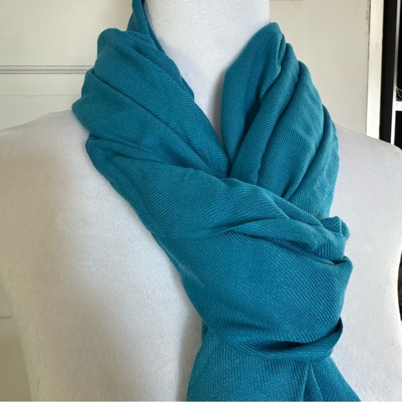 Saachi Cerulean Blue Soft Polyester Scarf – Lightweight, Like New - Picture 4 of 6